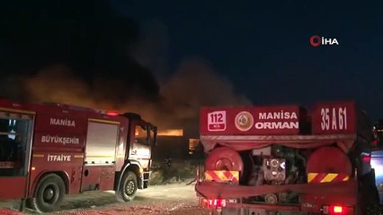 Manisa'da yangın sonrası itfaiye ekipleri 24 saat nöbette