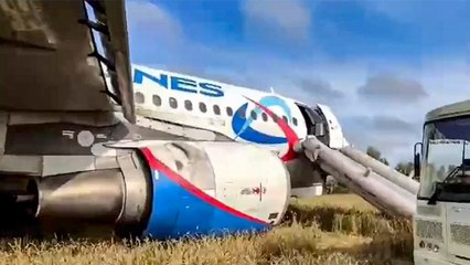 Rusya’da 167 kişiyi taşıyan yolcu uçağı tarlaya acil iniş yaptı