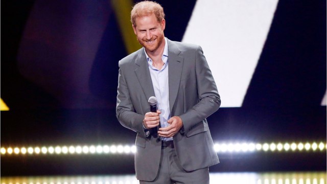 Prinz Harry und Boris Pistorius treten beim Torwandschießen an: Wer gewinnt?