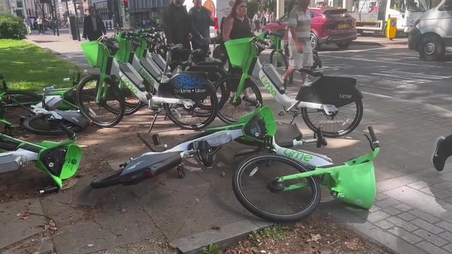 Lime bike contractors snatch back cycles seized for blocking London roads