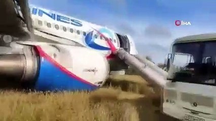 Havada korku dolu anlar! 167 kişiyi taşıyan yolcu uçağı tarlaya acil iniş yaptı