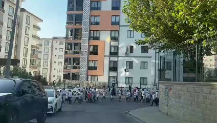 Namaza götürülen 7 yaşındaki çocukların videosunu paylaşan gazeteciye tehdit