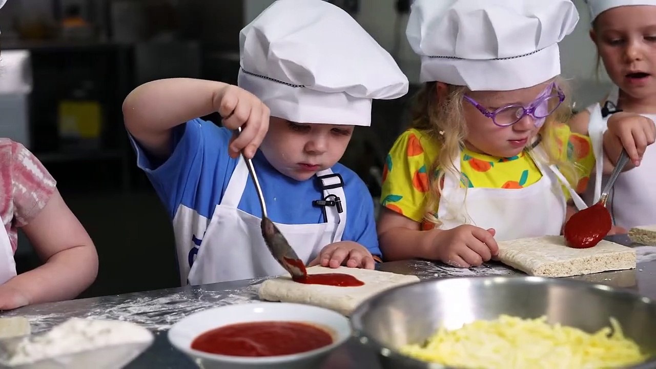 Nursery children cook for Selston care home residents