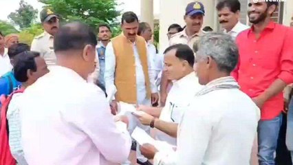 विदिशा: आदिम जाति कल्याण विभाग के सफाई कर्मचारियों ने रखी यह मांग