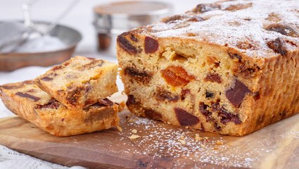 The Best Way To Avoid Sinking Fruit In Cake Batter, According To A Professional Baker