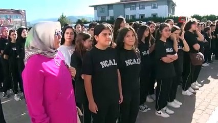 Başkan Dündar öğrencilerin heyecanına ortak oldu