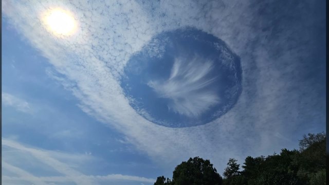 하늘에 구멍 뚫린 듯 ...춘천 상공서 관측된 신기한 구름 [앵커리포트] / YTN