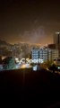 Los hinchas de Bolivia arrojaron fuegos artificiales en el hotel de la Selección Argentina