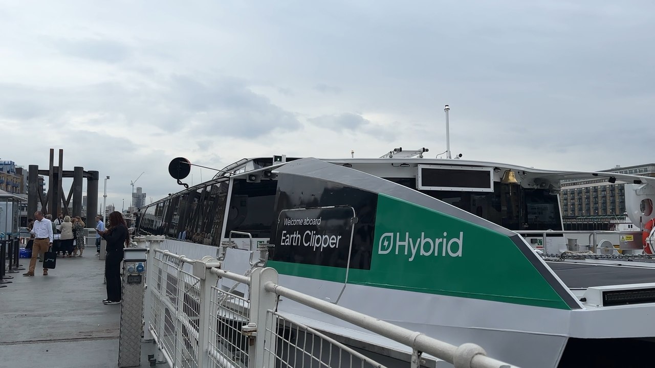 London’s new Earth Clipper Hybrid boat hits the Thames for the first ...
