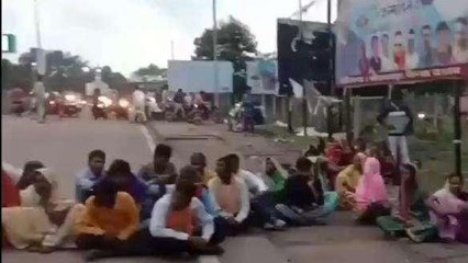 सागर: आदिवासी परिवारों ने किया सड़क पर चक्काजाम,जमकर काटा बबाल