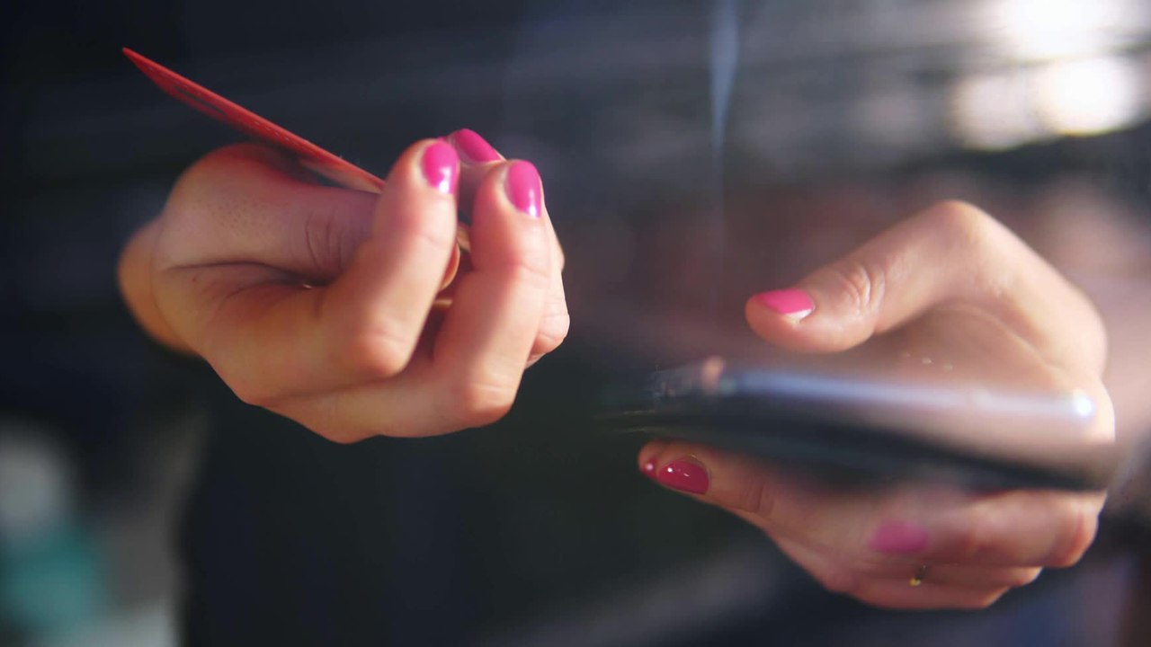 Carte bancaire prépayée : fonctionnement, avantages et prix