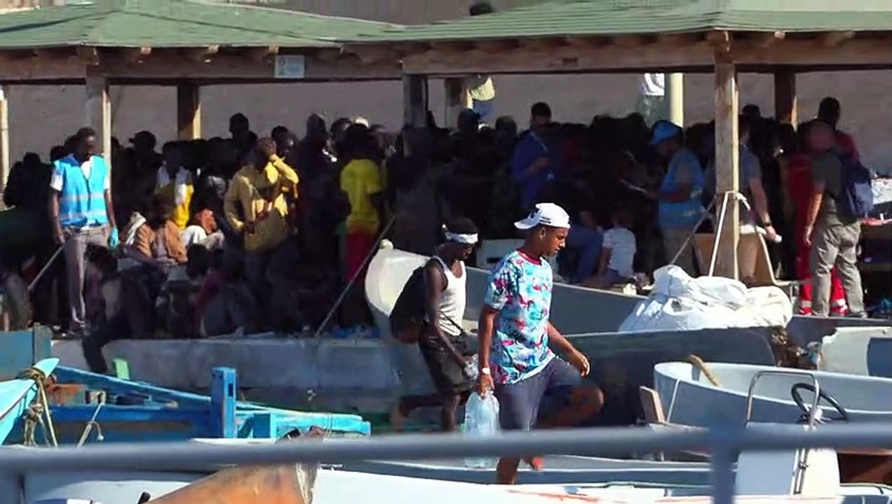 Maxi sbarco di migranti a Lampedusa