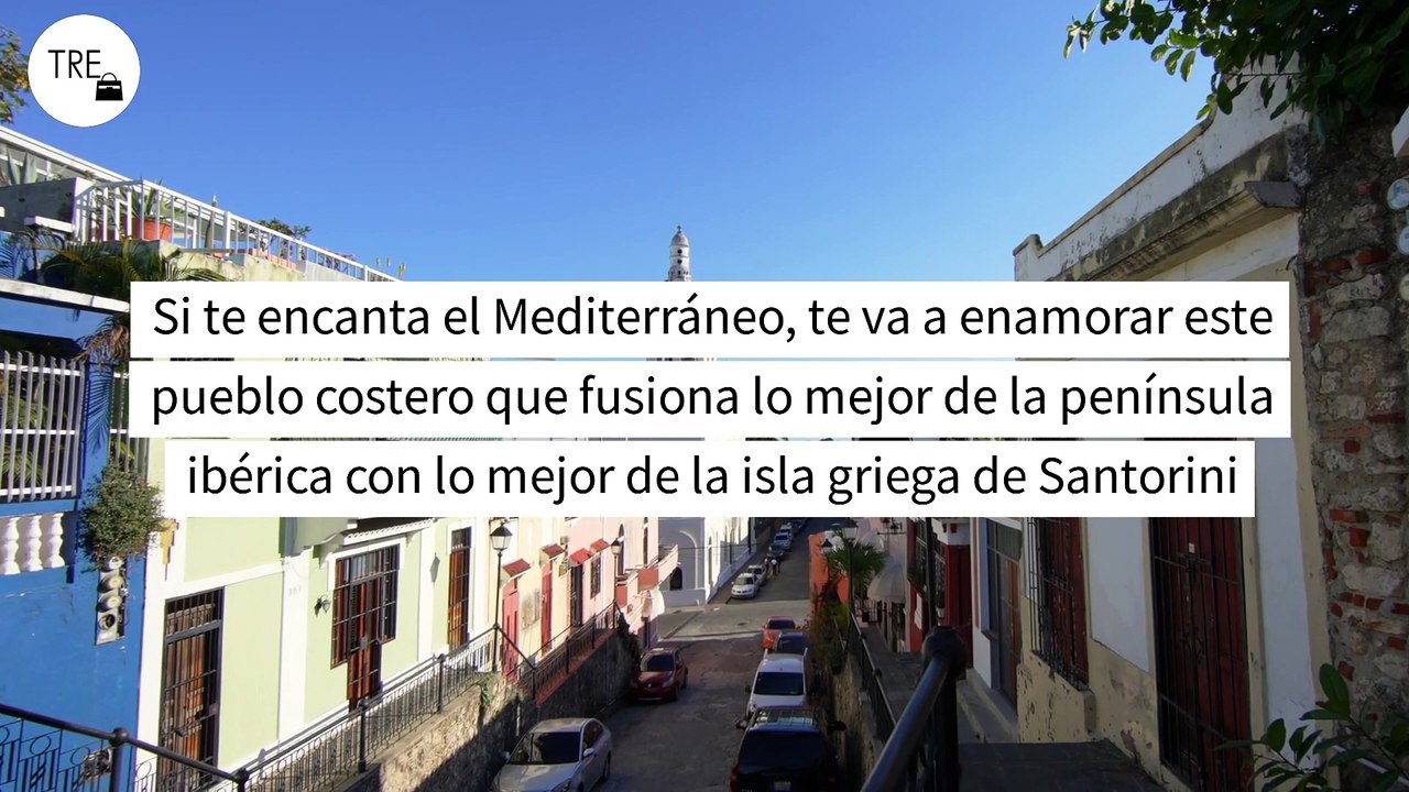 Este pueblo pesquero de casas encaladas y playas azules es el Santorini portugués y está a solo una hora y media de España
