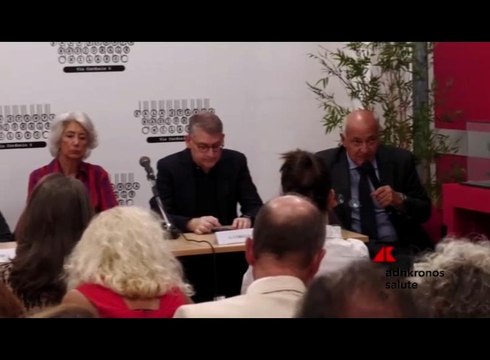 Tumore al seno, Aifa approva rimborsabilità per trastuzumab deruxteca