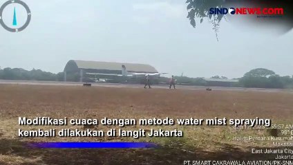 Tim Gabungan Kembali Lakukan Water Mist Spraying Langit Jakarta Menggunakan Pesawat Cesna