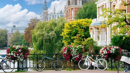 The Best Times to Visit Amsterdam For Great Weather, Smaller Crowds, and Tulips