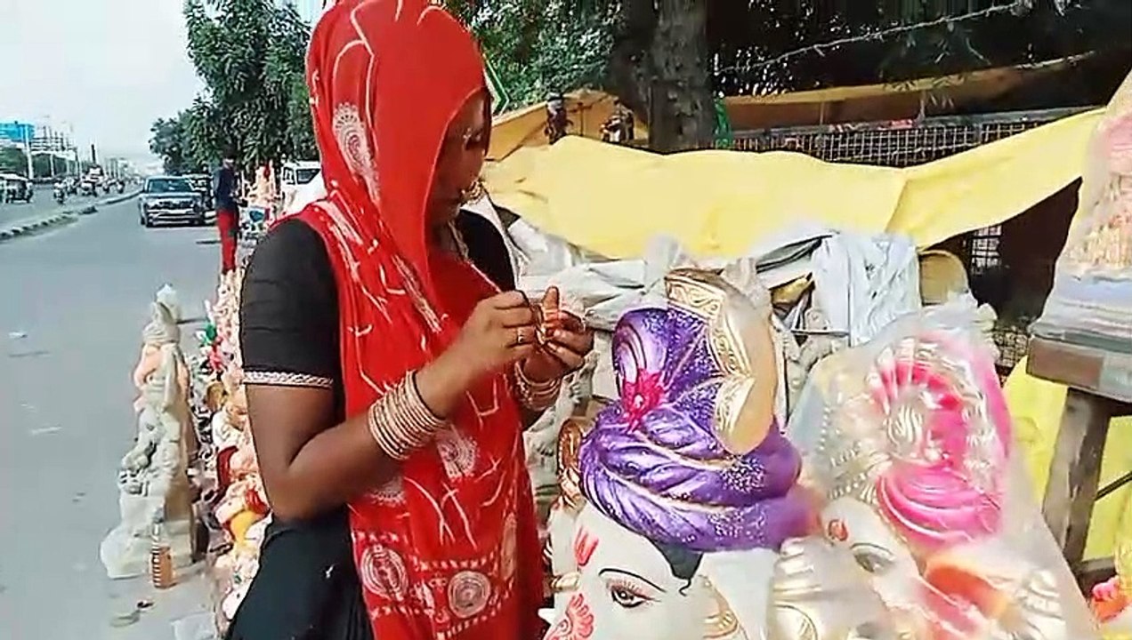 गणेश चतुर्थी की तैयारियां शुरू, प्रतिमाओं को दि...