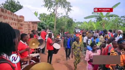 Ugandalı adam aynı gün içinde 7 kadınla evlendi