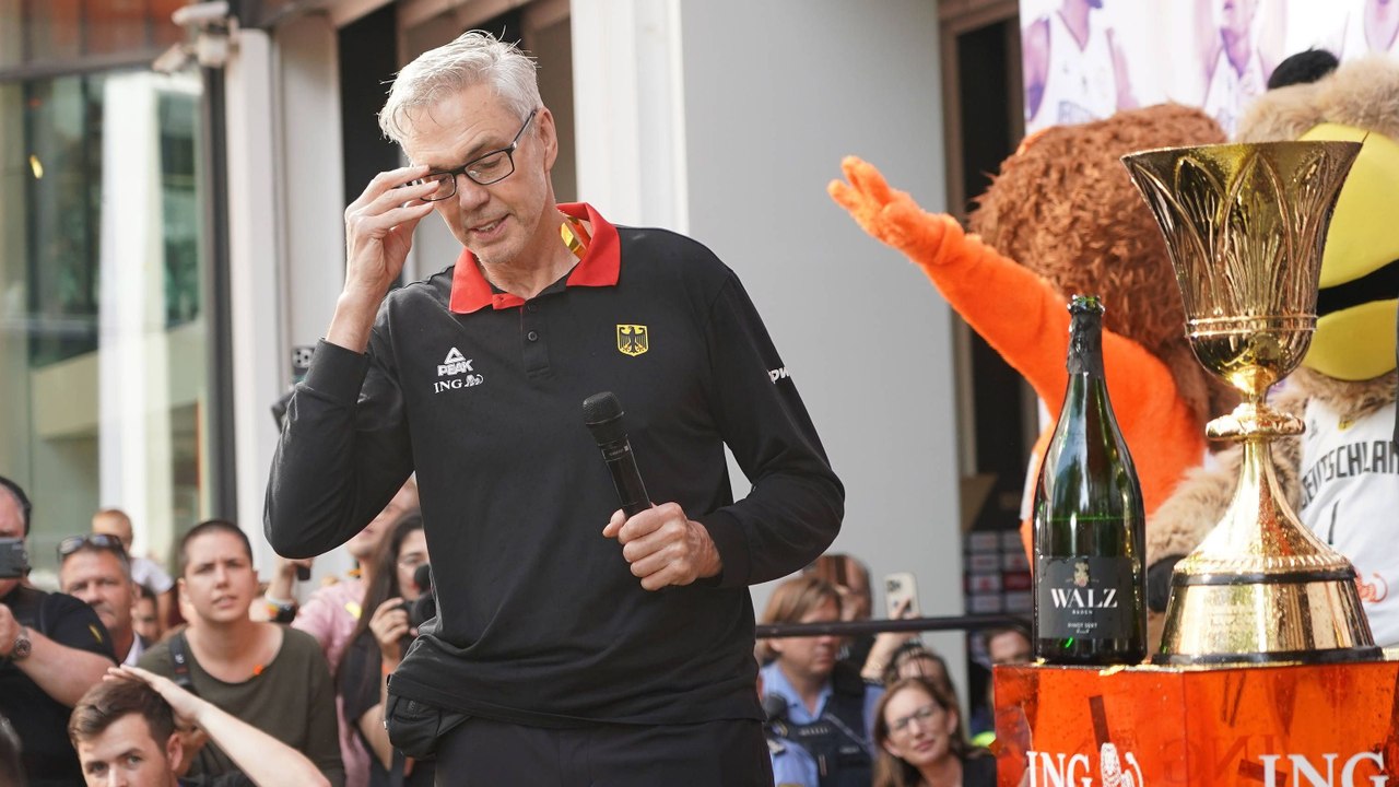 Pläne von Bundestrainer Herbert? 'Sauna, schwimmen gehen, ein Loch ins Eis hacken'