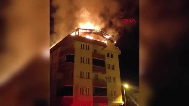 Düzce'de 5 Katlı Binada Yangın Çıktı
