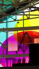 La lámpara de la mansión de Messi, diseñada por el salteño Francisco Gómez Paz, en la muestra de Milán