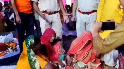 अलवर: रामकथा सुनने आए भक्तों के गले से चेन-मंगलसूत्र पार, लोगों ने महिलाओं को पकड़ा रंगे हाथ, फिर किया ये काम