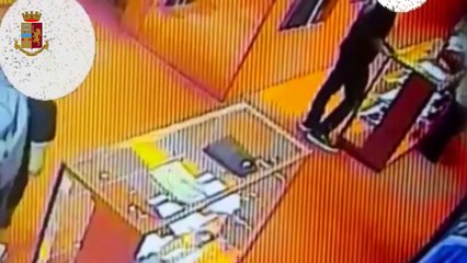I due peruviani arrestati a Milano: il video che li incastra