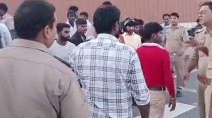 सम्भल: तेज रफ्तार कैंटर ने बाइक सवारों को रौंदा, महिला की मौत, कई घायल