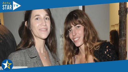 Charlotte Gainsbourg et Lou Doillon  leur touchant clin d'oeil à leur soeur Kate Barry, dix ans apr