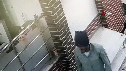Önce köpekle oynadı, sonra böyle soygun yaptı...Çaldığı paralarda tatil yaparken yakalandı