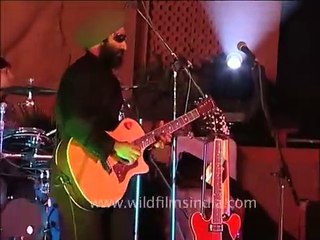 Rabbi Shergill - king of Punjabi & Rock fusion sings 'Tere bin' live!