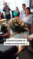 ¿Se arrepintió? Mujer pide un tiempo a su novio en pleno matrimonio