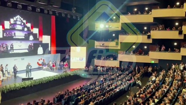 Ovacionan como presidente al Gobernador Enrique Alfaro en el segundo informe de Pablo Lemus