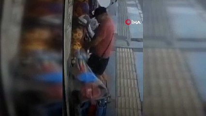 İade almadı diye marketteki futbol toplarını patlattı