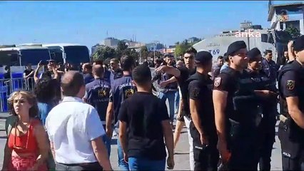 Kadın Cinayetlerini Durduracağız Platformu Derneği'ne açılan kapatma davası duruşması öncesi iki kadın gözaltına alındı