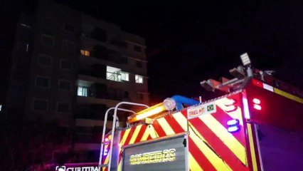 Caixa d'água de 15 mil litros rompe e causa  transtornos a moradores de prédio no Centro