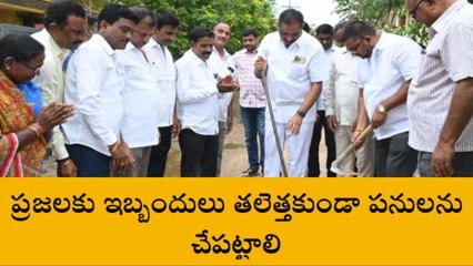 కరీంనగర్: అభివృద్ధి పనులకు భూమి పూజ చేసిన మేయర్..