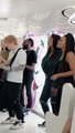 Etats-Unis - Le chanteur Ed Sheeran débarque par surprise à un mariage à Las Vegas et interprète un de ses titres: 