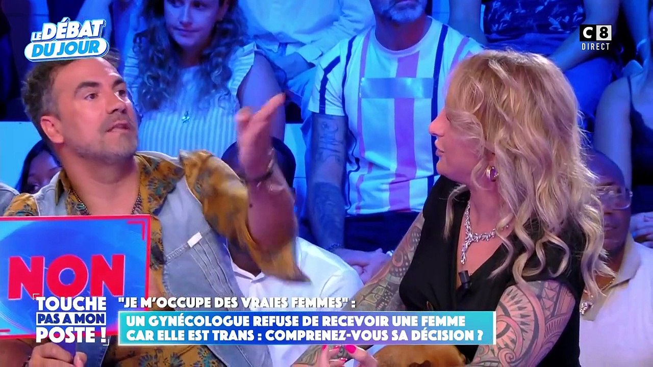 "Mais vous n'êtes pas débile quand même !" : Kelly Vedovelli fermement recadrée par une invitée dans TPMP (VIDEO)