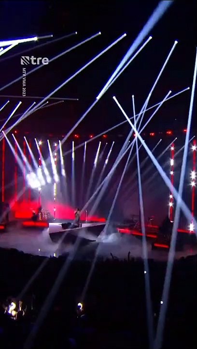 Nicki Minaj performon këngën e re tek  #VMAs