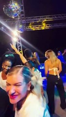 Lore Improta completa 30 anos e quebra tudo ao som do Pagod'art em aniversario; veja vídeo