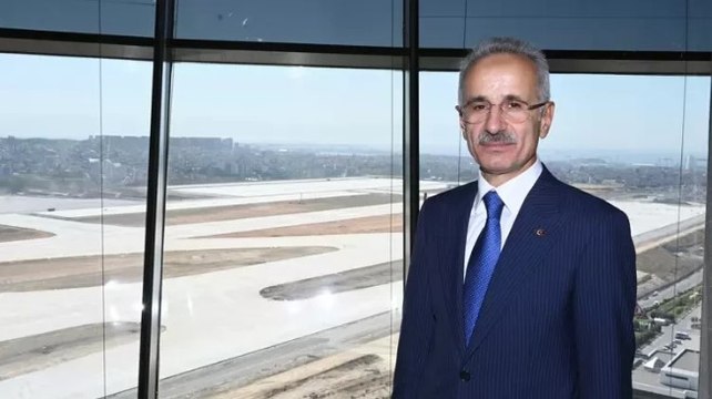 Ulaştırma ve Altyapı Bakanı Abdulkadir Uraloğlu: Sabiha Gökçen'de 2'nci pist iniş kalkışa uygun hale geldi