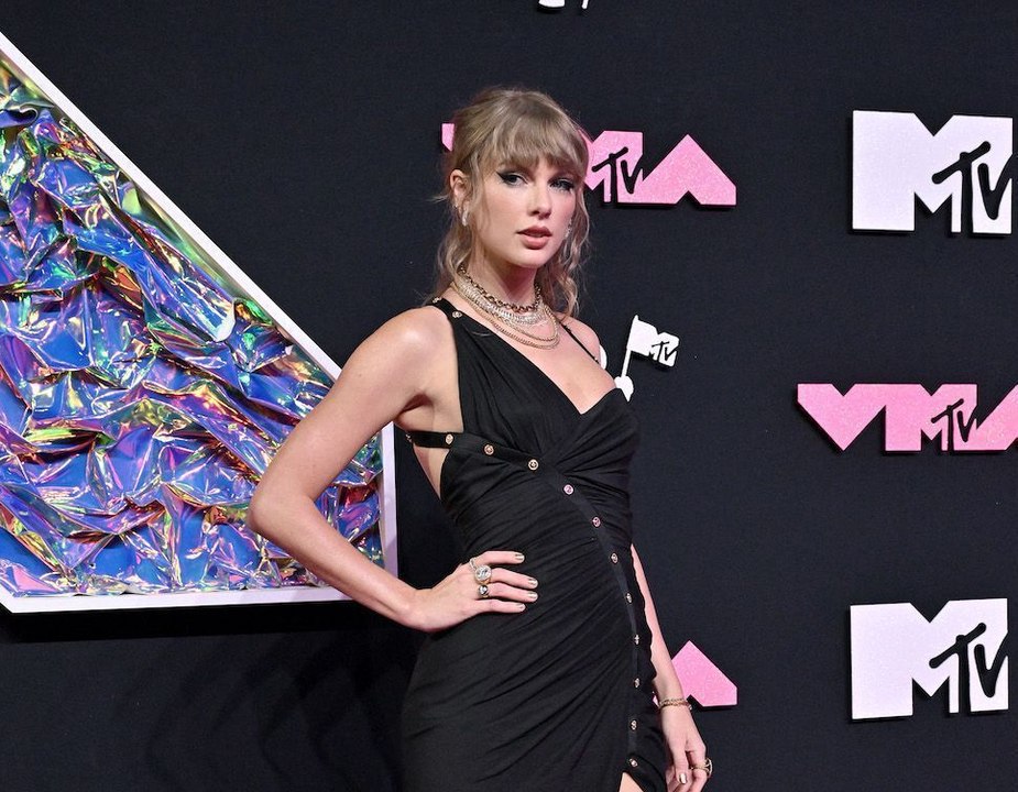 Taylor Swift : sa danse endiablée sur les titres de Shakira aux MTV VMA’s 2023