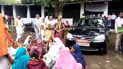 जनसुनवाई में देर से पहुंची कलेक्टर तो उग्र हुई जनता, बुलानी पड़ी पुलिस