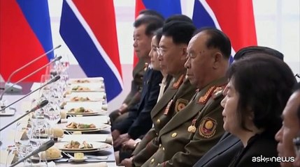 Putin accoglie Kim che promette aiuto in "lotta sacra" a Occidente