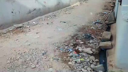 प्रदेश के इस जिले में जर्जर सडक़ों पर हाँफता शहर........