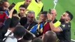 Hakimi remet en place un fan du Maroc après la victoire face au Burkina Faso