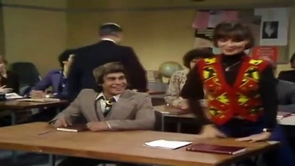 Mind Your Language Season 1 Episode 5   The Best Things In Life_360p