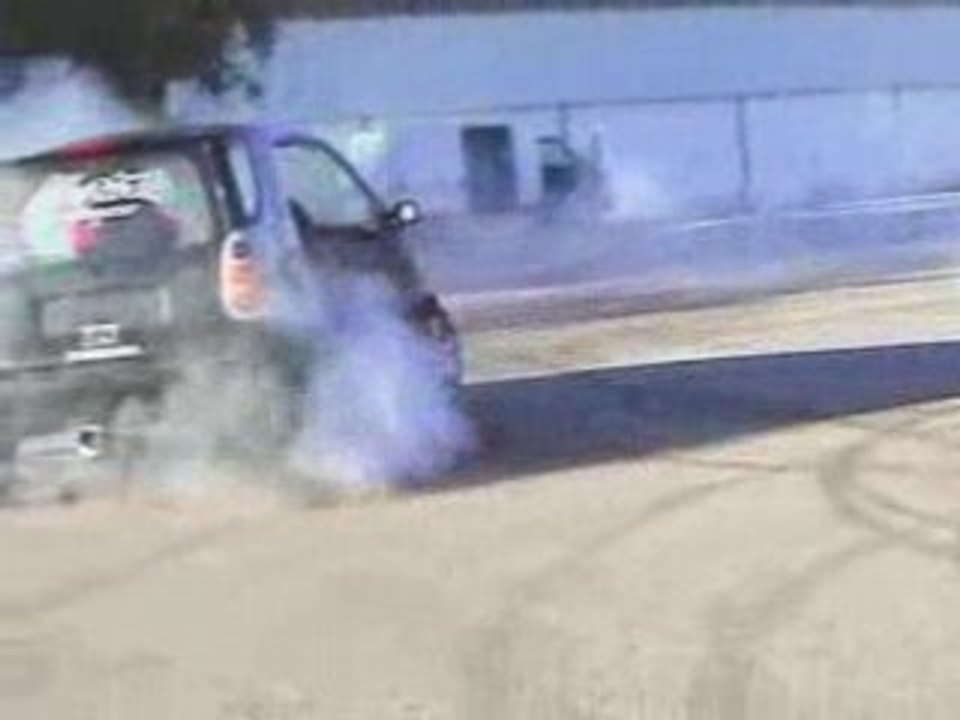 Smart avec moteur de moto GSX-R