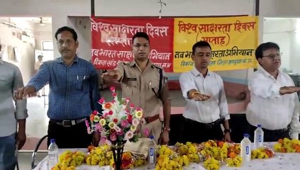 अपने मताधिकार का प्रयोग करने की शपथ दिलाई  गई